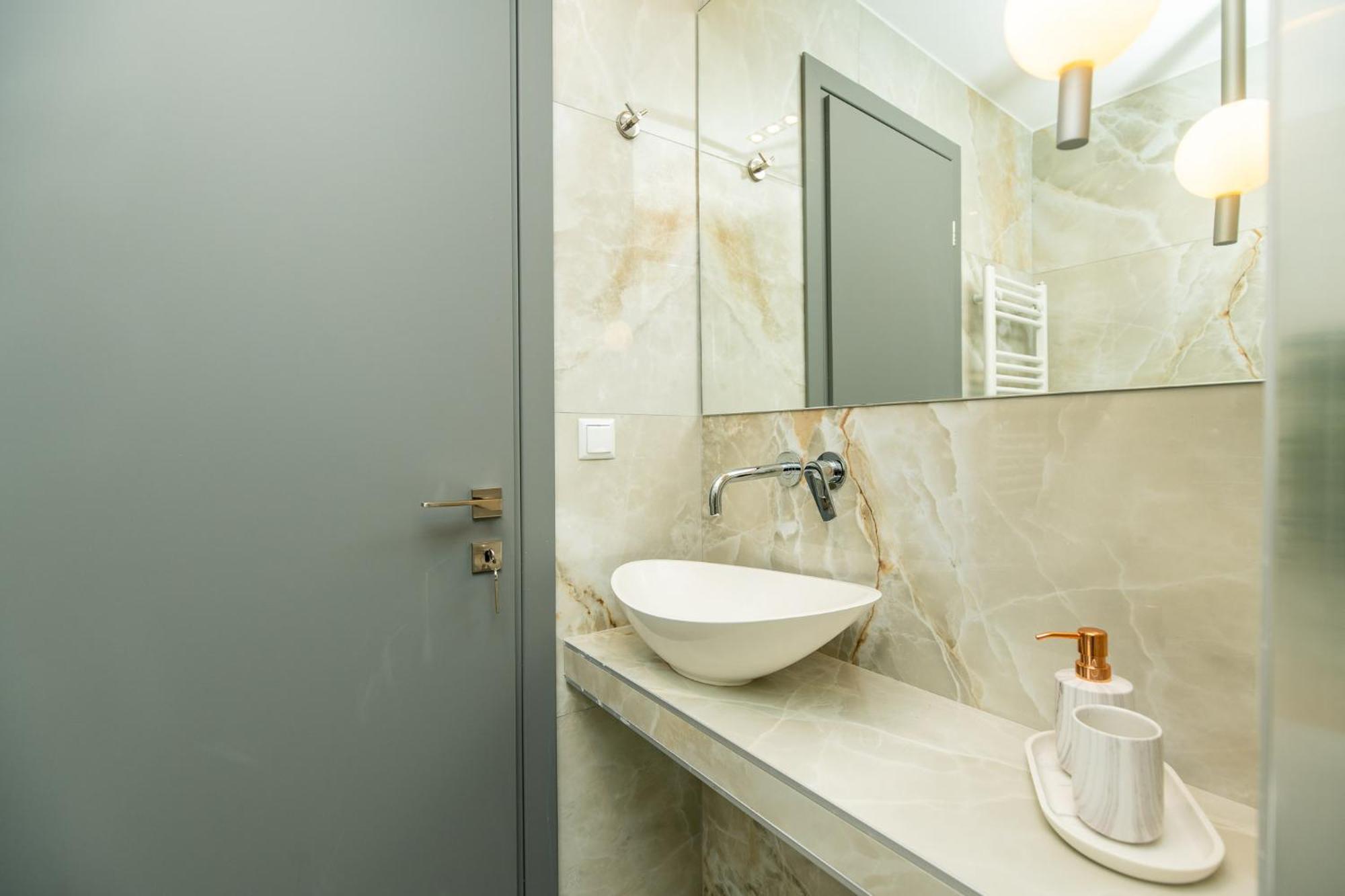Urban Jungle Apartment Tesalonika Bagian luar foto
