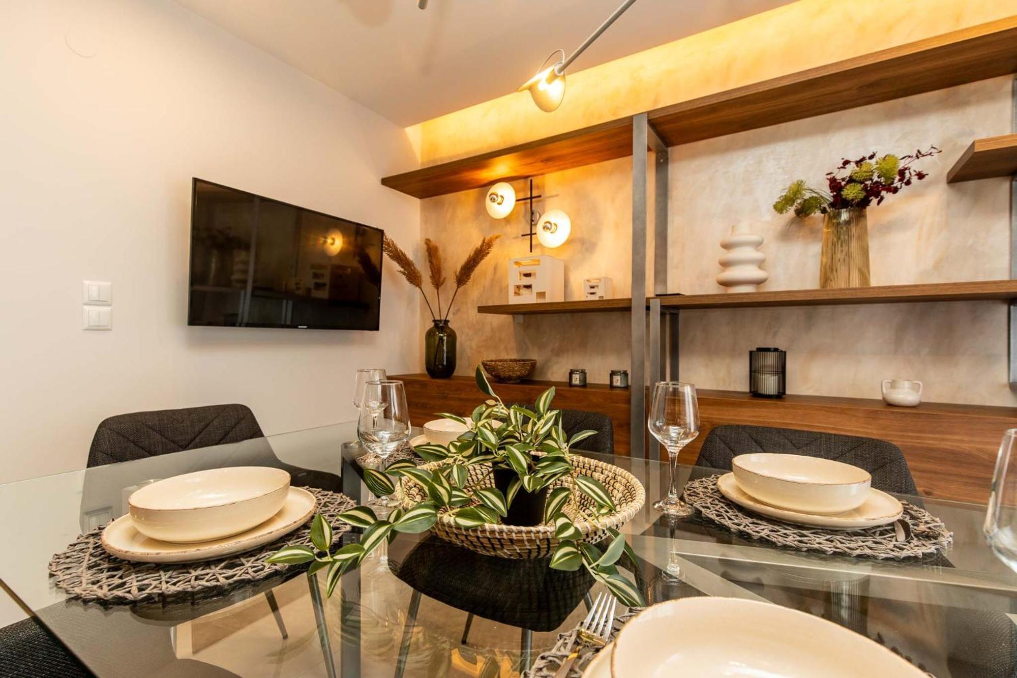 Urban Jungle Apartment Tesalonika Bagian luar foto
