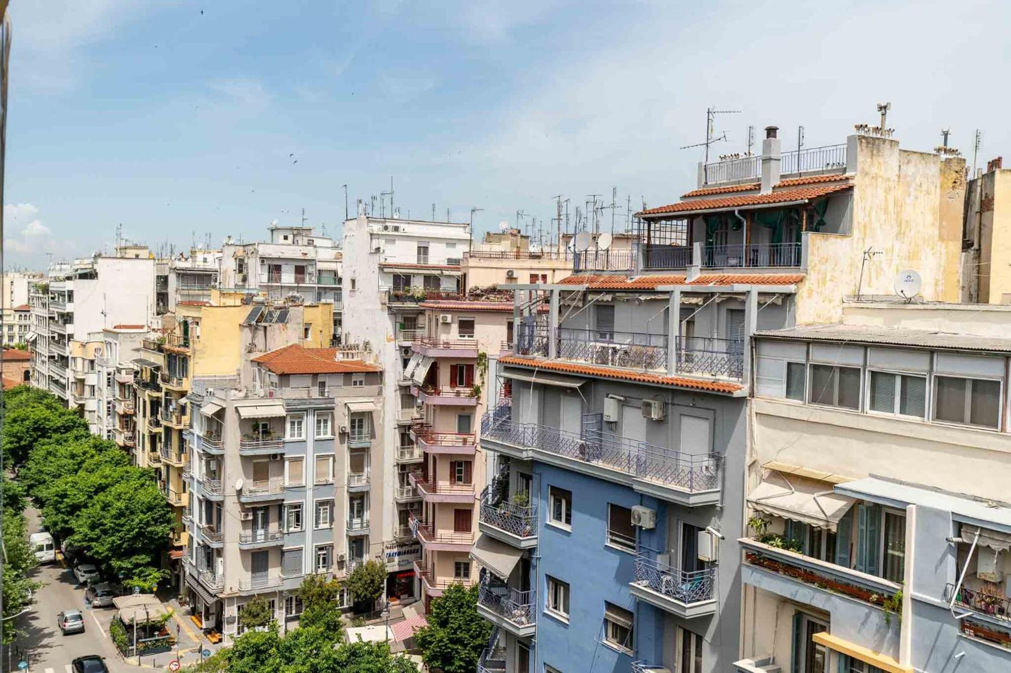 Urban Jungle Apartment Tesalonika Bagian luar foto