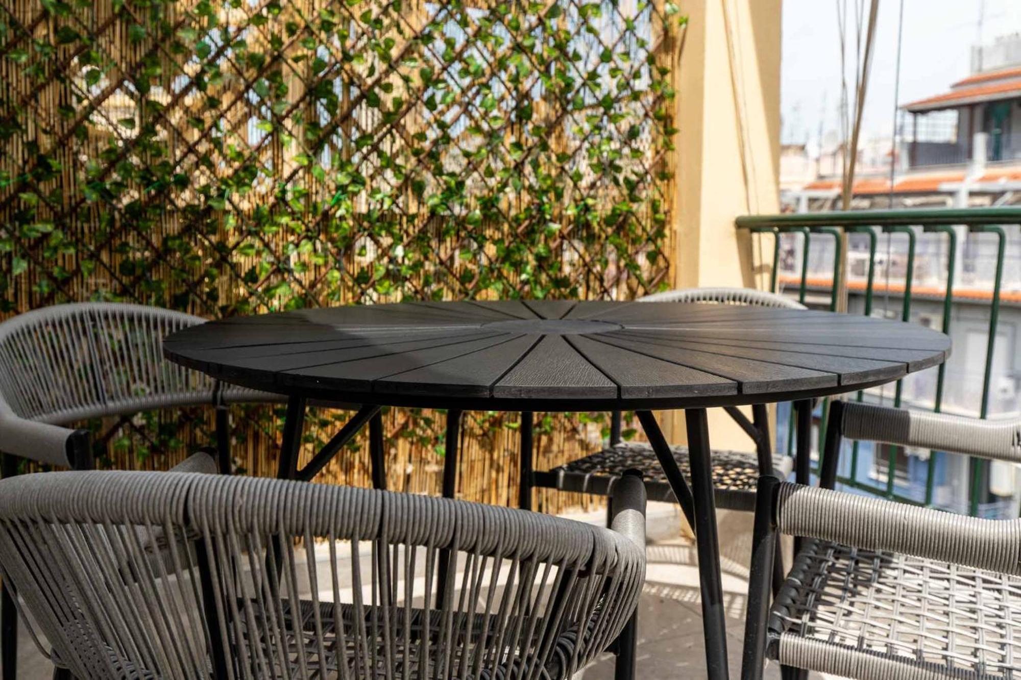Urban Jungle Apartment Tesalonika Bagian luar foto